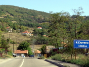 Leposavic Kosovo - sur la route, village de I Slatina Leposavic Kosovo